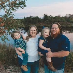 Meet your Posher, Alaura